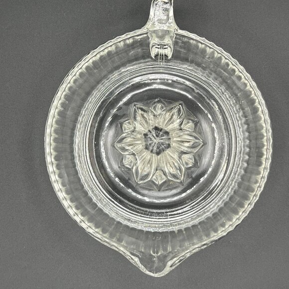 Vintage 1950s Anchor Hocking Clear Glass Manual Juicer/Reamer - Picture 5 of 5